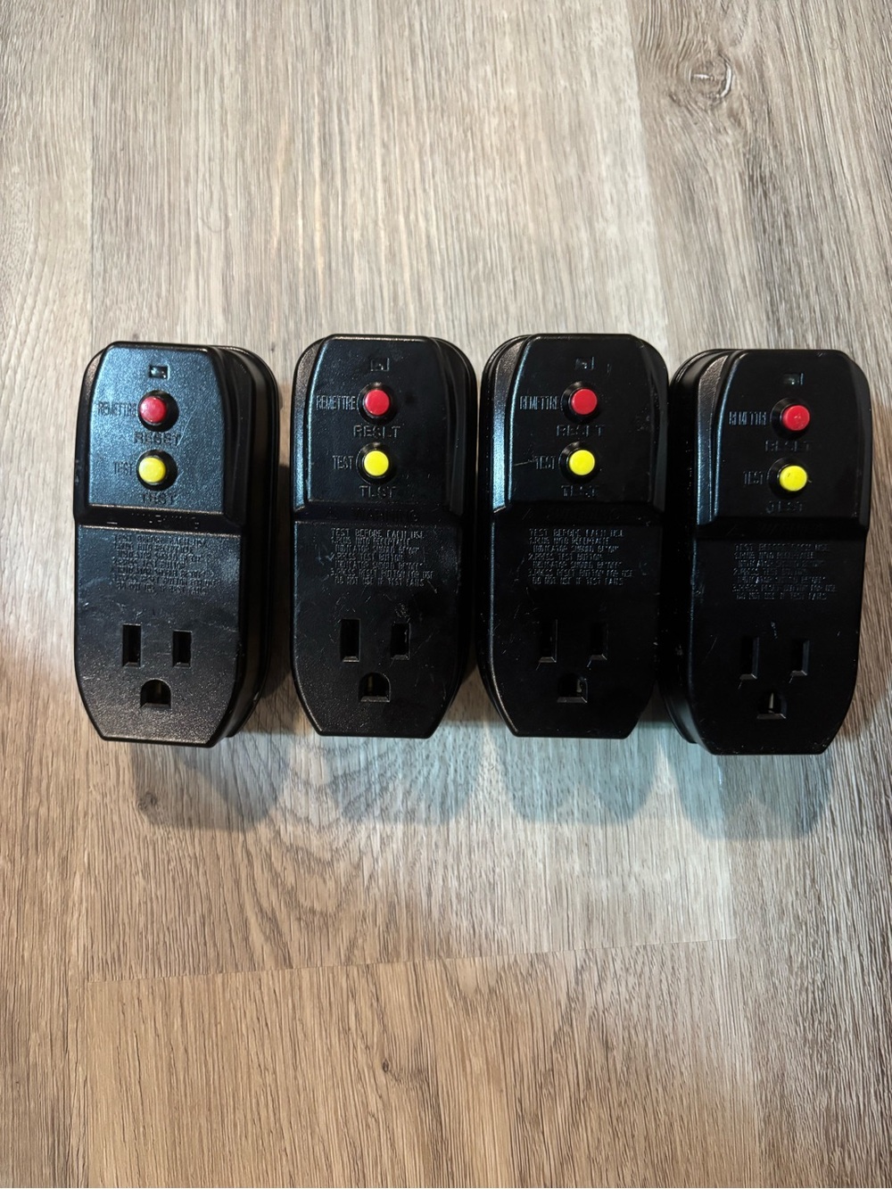 Lot of 4 Portable GFCI Ground Fault Circuit Interrupter Plug Adapters 15A 120